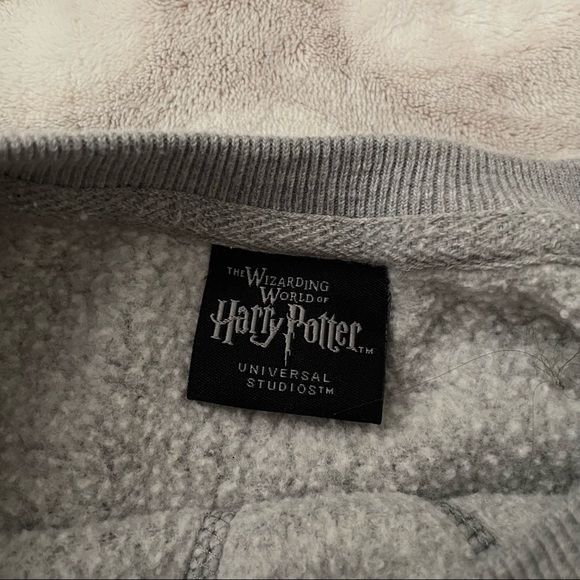 Harry Potter Hufflepuff Universal Studios Pullover Size Medium - Picture 8 of 8
